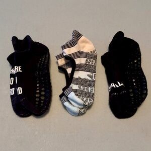 Pure Barre grippy socks small